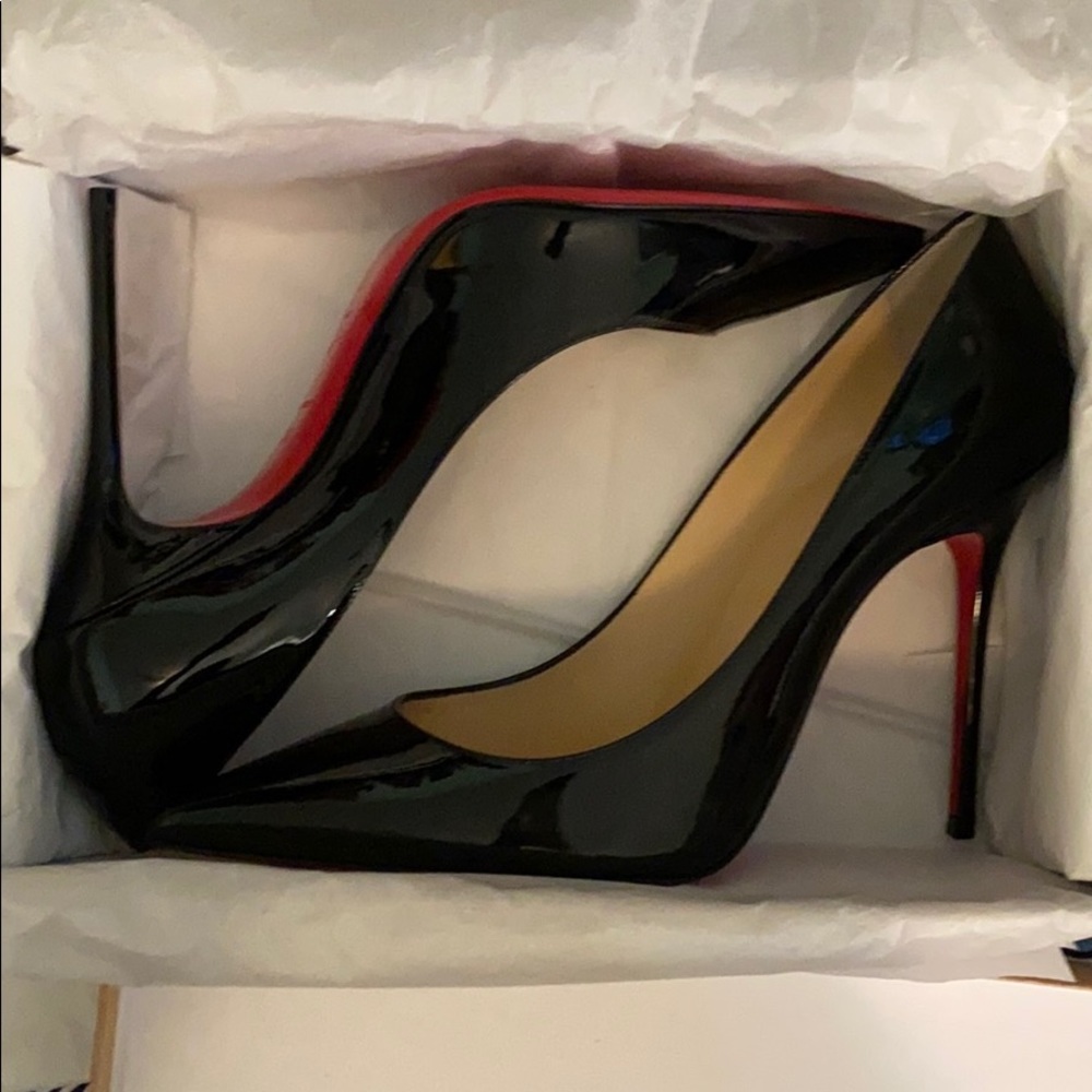 Christian Louboutin Decollete 554 Patent 100